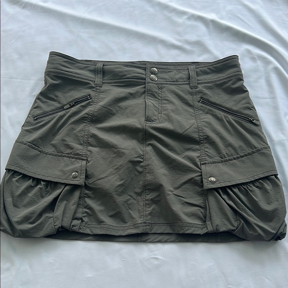 Athleta olive Green cargo skort